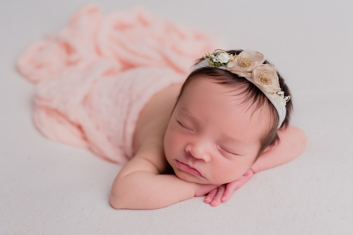 ensaio de bebê recém-nascido em são josé dos campos