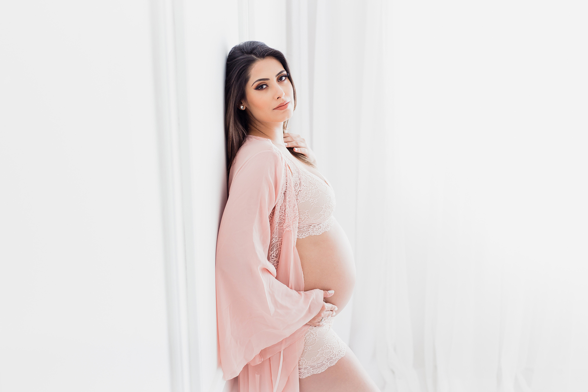 Fotos de gestante em estúdio