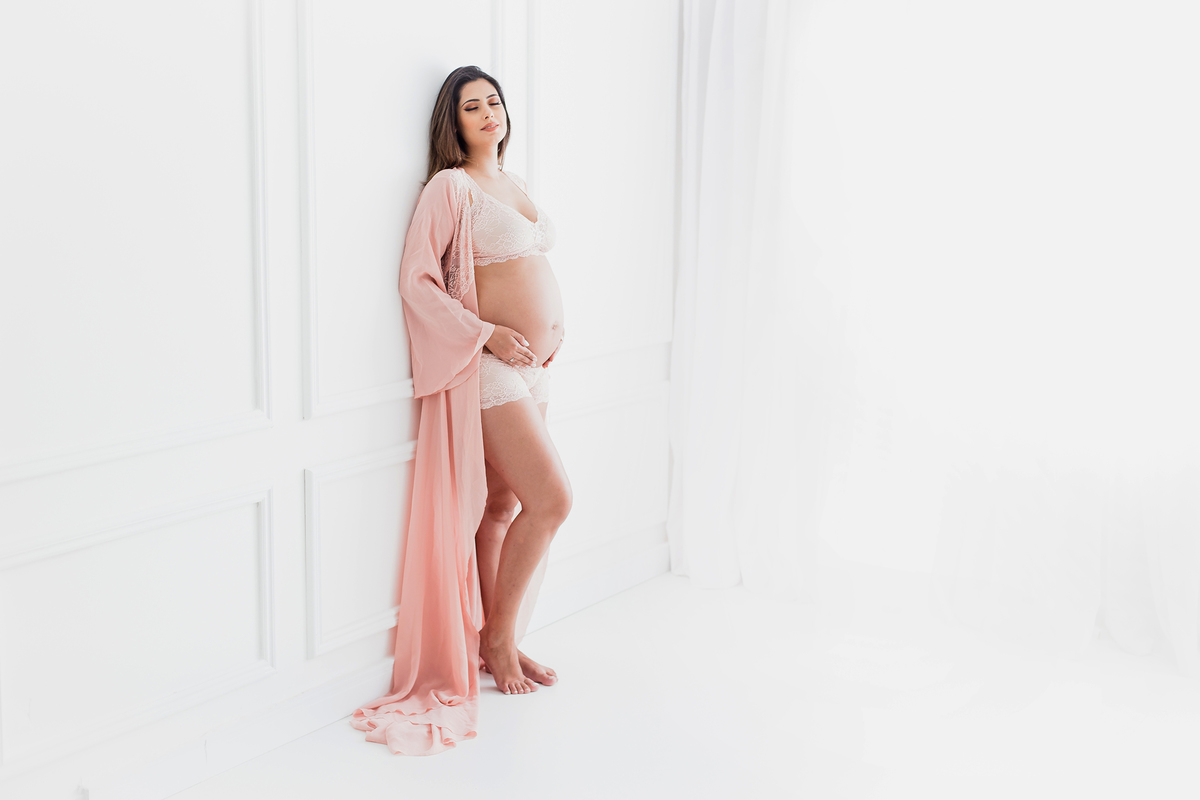 Fotos de gestante em estúdio