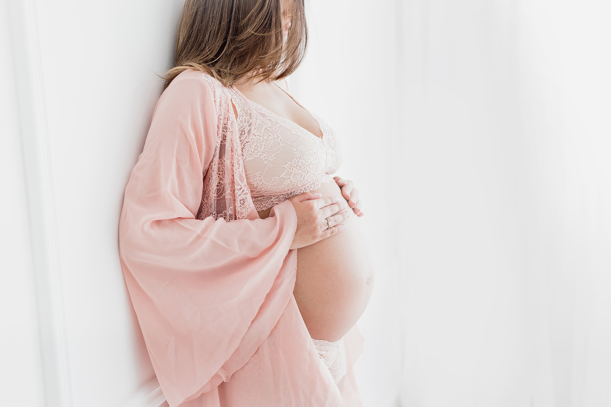 Fotos de gestante em estúdio