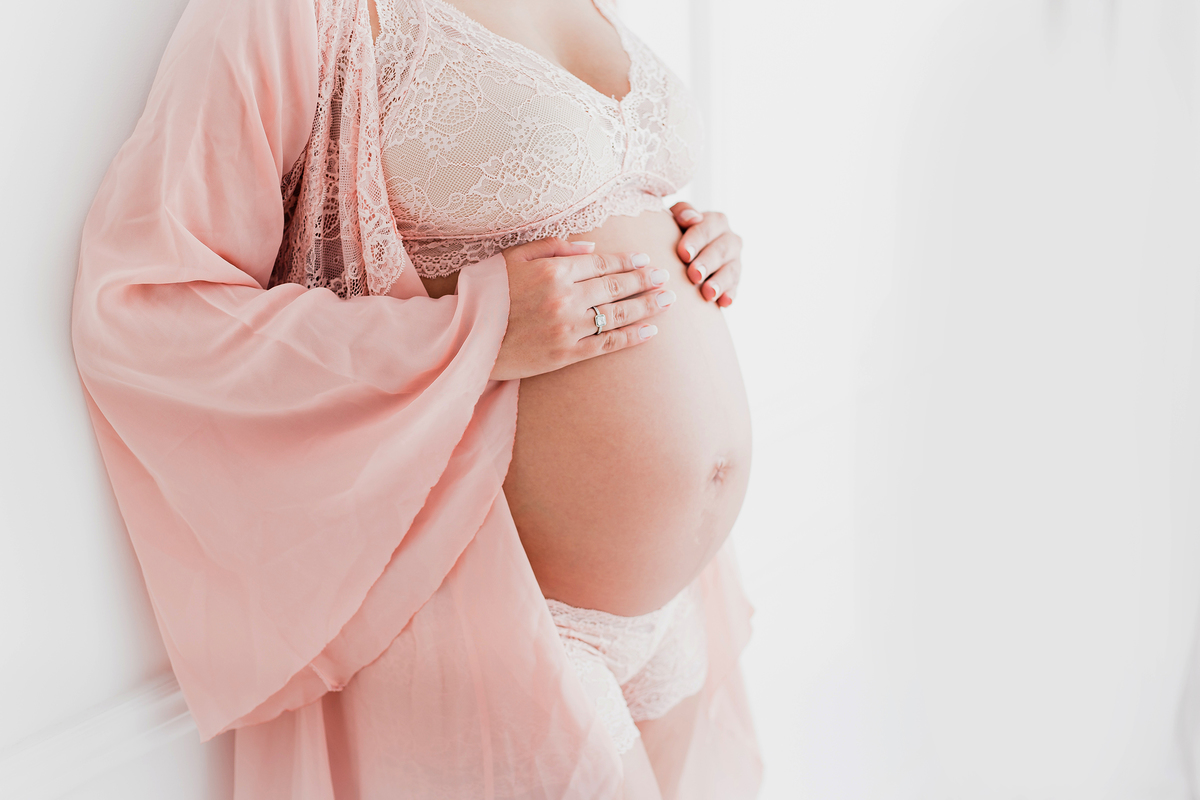 Fotos de gestante em estúdio