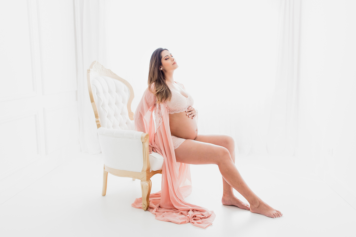 Fotos de gestante em estúdio