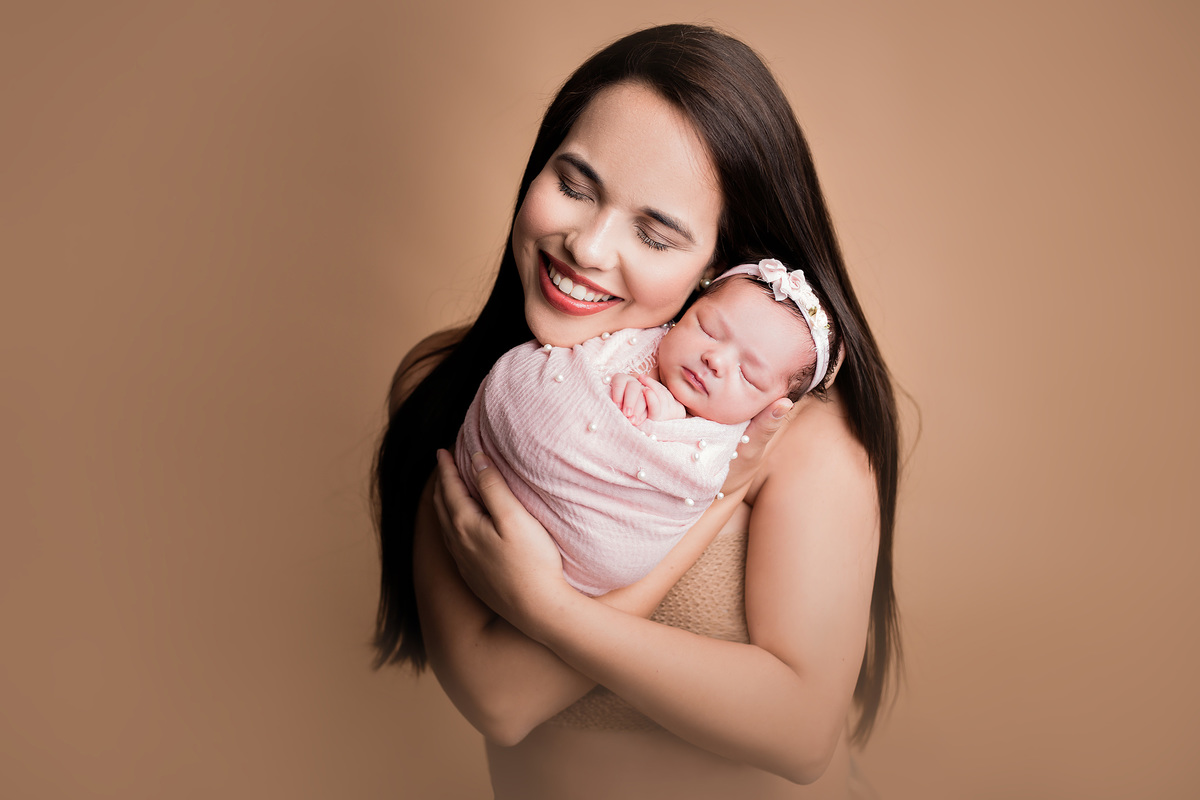 foto de bebê com a mãe