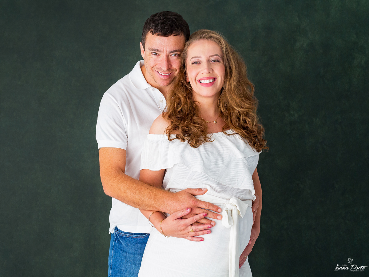 foto de gestante em estúdio em Osorio