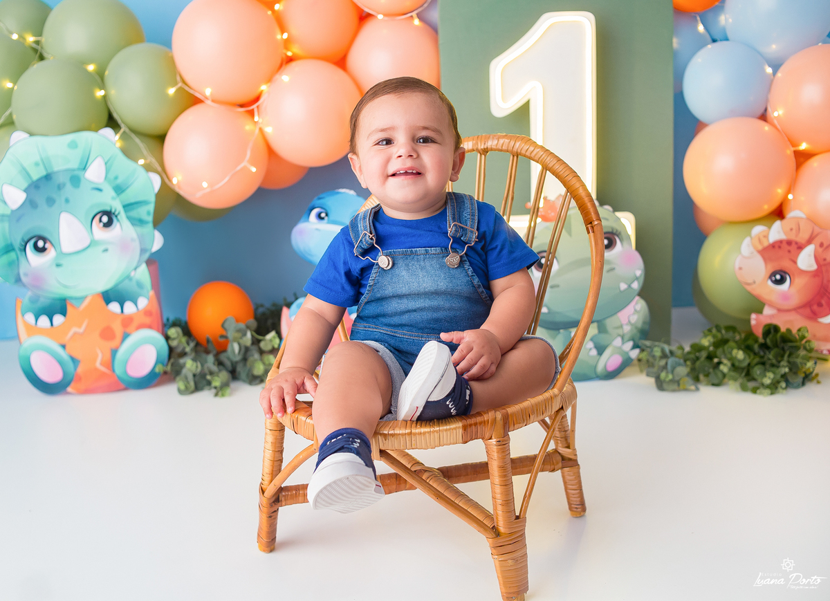 Smash the cake no tema do dinobaby