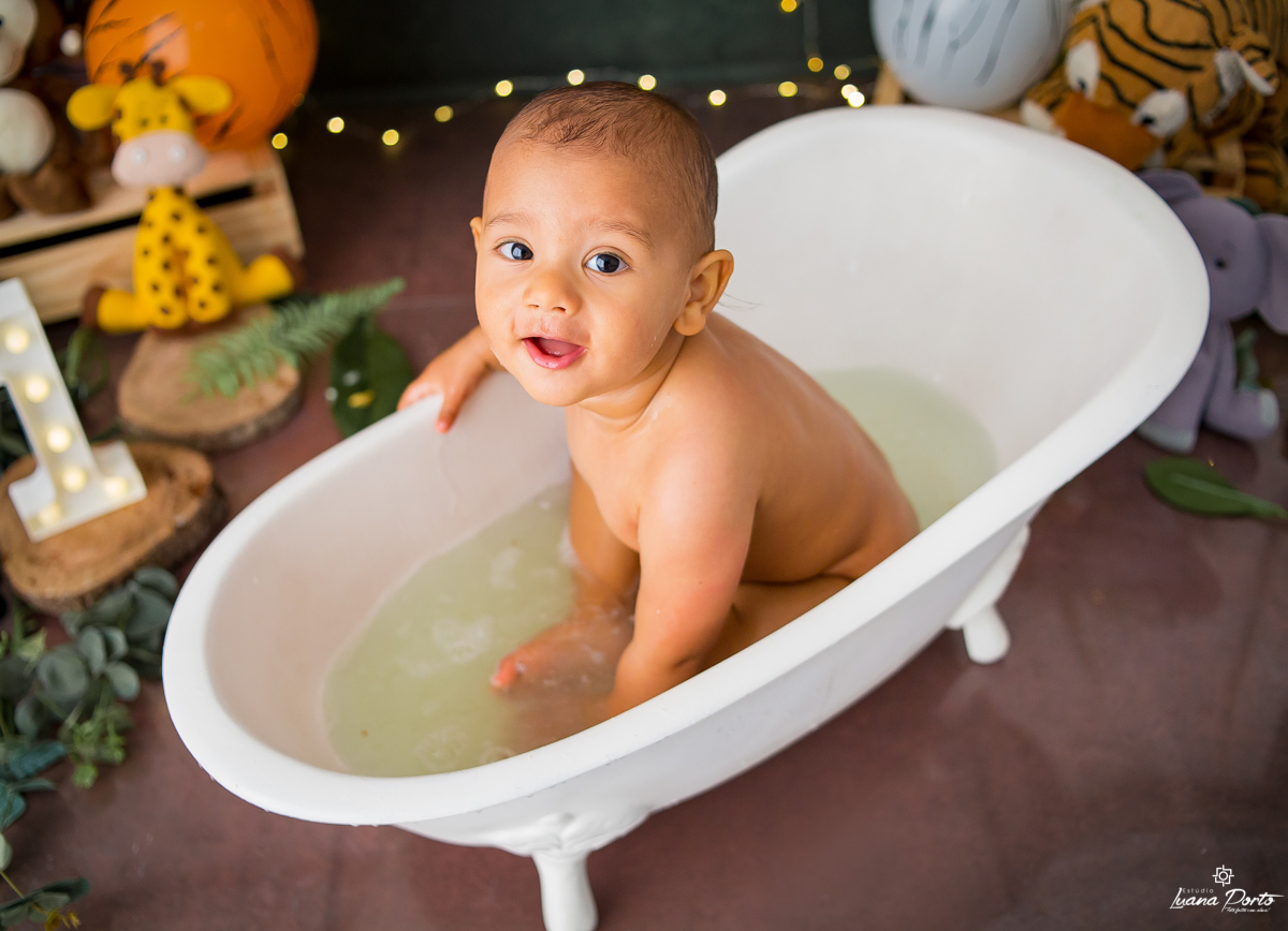 bebê na banheira de smash