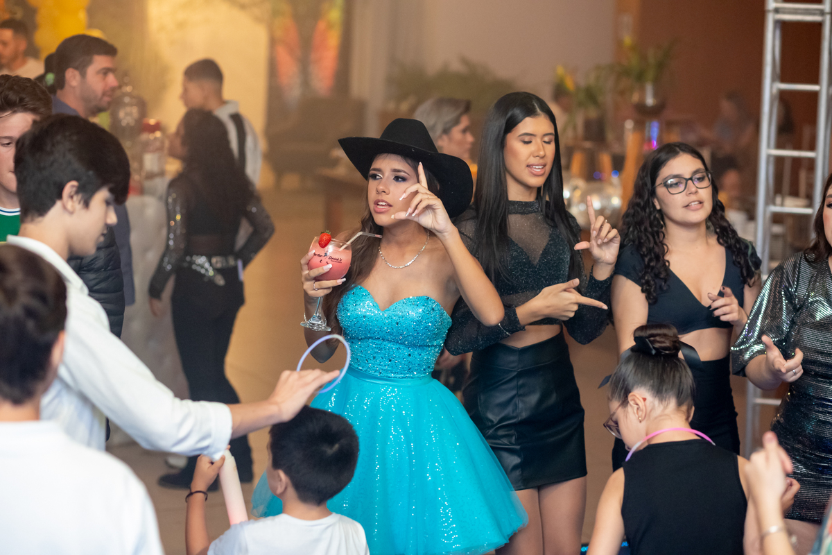 festa debutante pederneiras