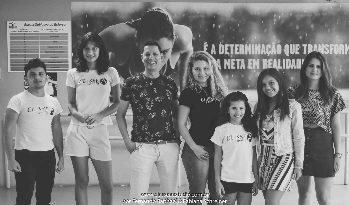 aula com missologo e digital influencer