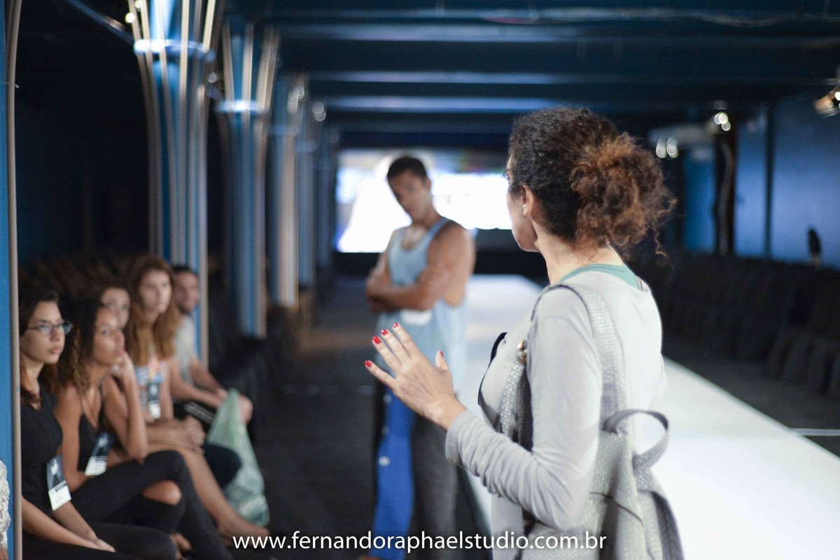 bastidores dos desfile de moda