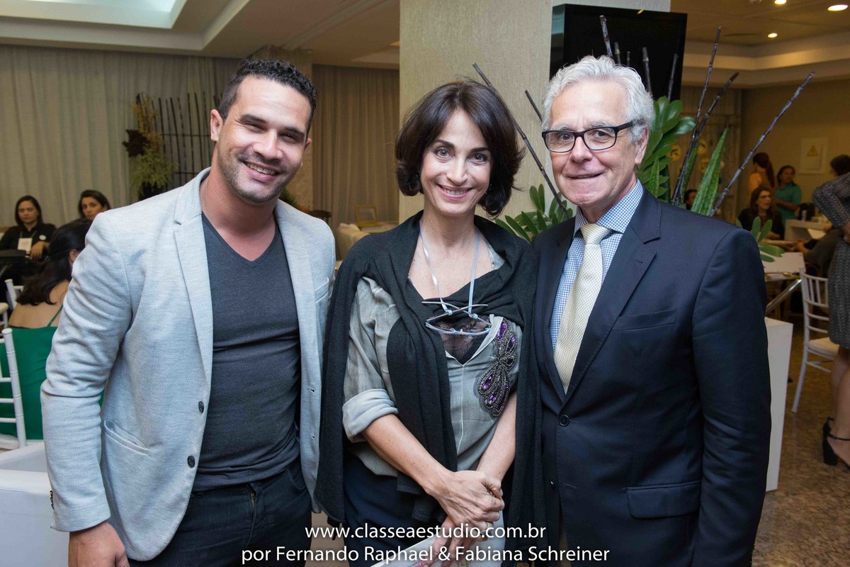 Agnaldo da orquestra perfil com Claudia Matarazzo e Mario Ameni no salão de noivas e festas wedding day