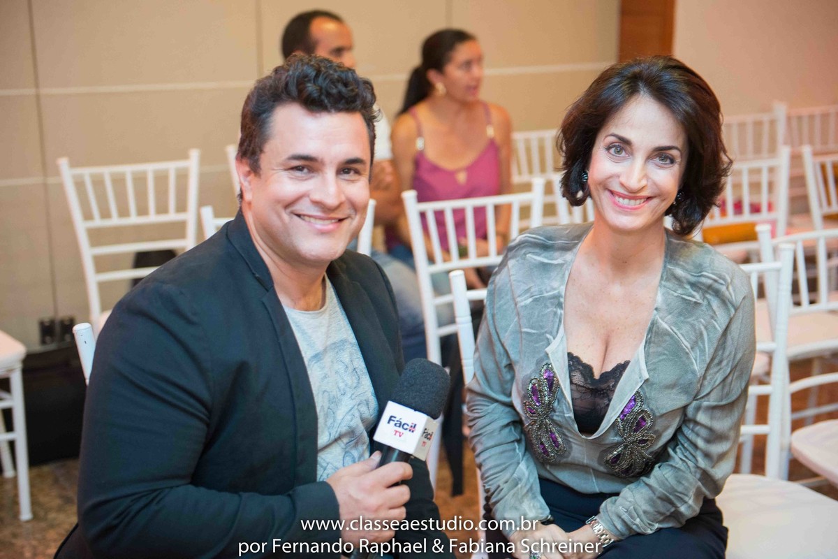 Silvio Romero da Individual Model e revista fácil com Claudia Matarazzo no salão de noivas e festas wedding day