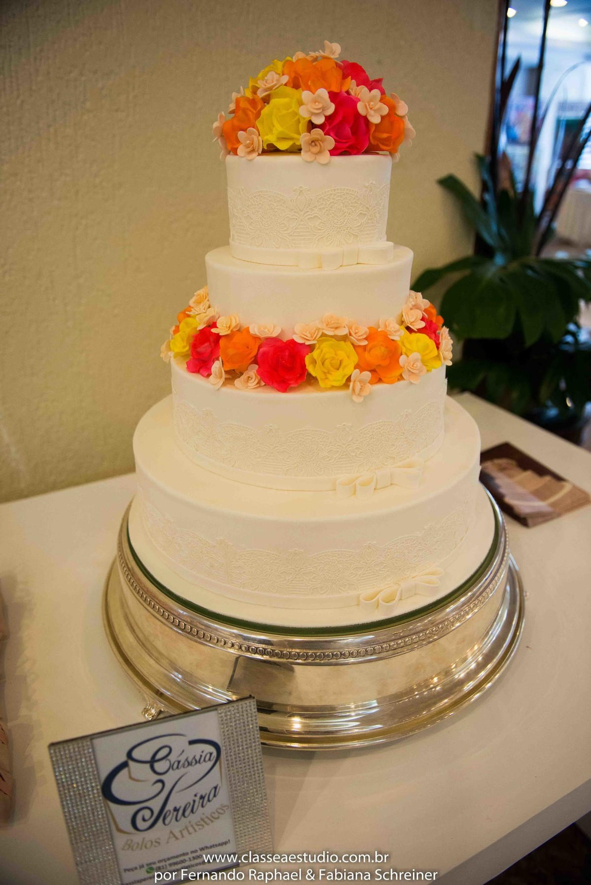 Lounge de Cassia Pereira bolos artísticos no salão de noivas e festas wedding day