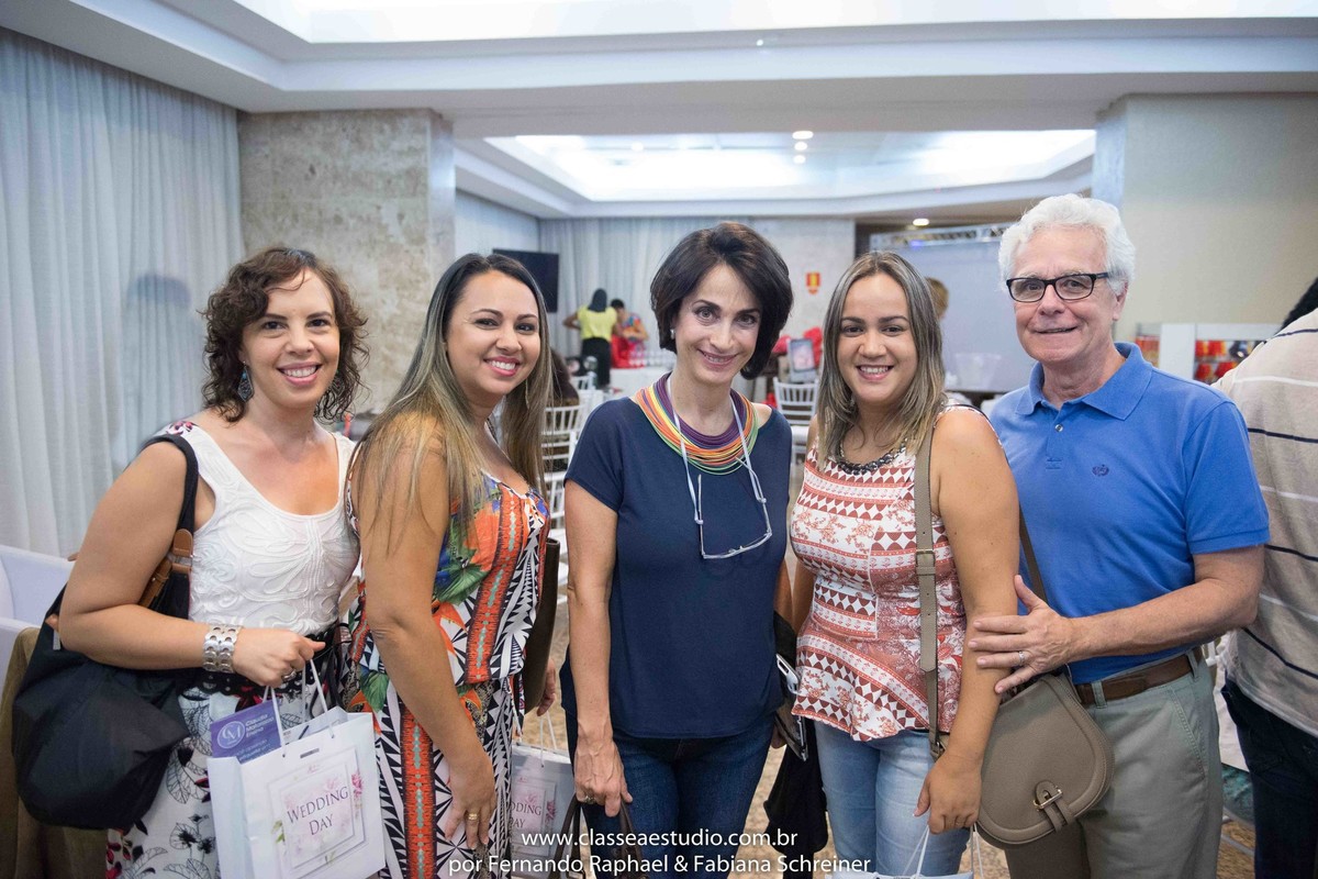 Cerimonialistas e diretoria do Senac com Mario Ameni e Claudia Matarazzo no salão de noivas e festas wedding day