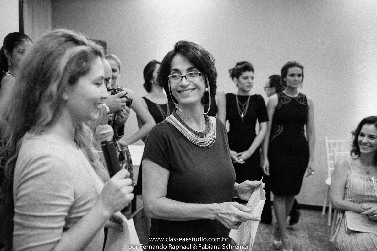 Fabiana Schreiner e Claudia Matarazzo durante o desfile da Braccialetto joias no salão de noivas e festas wedding day