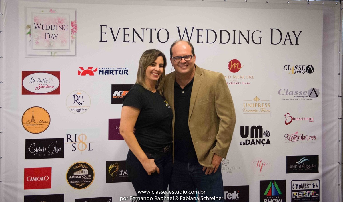 Ana da Mestre das Alianças e Fernando Raphael no salão de noivas e festas wedding day