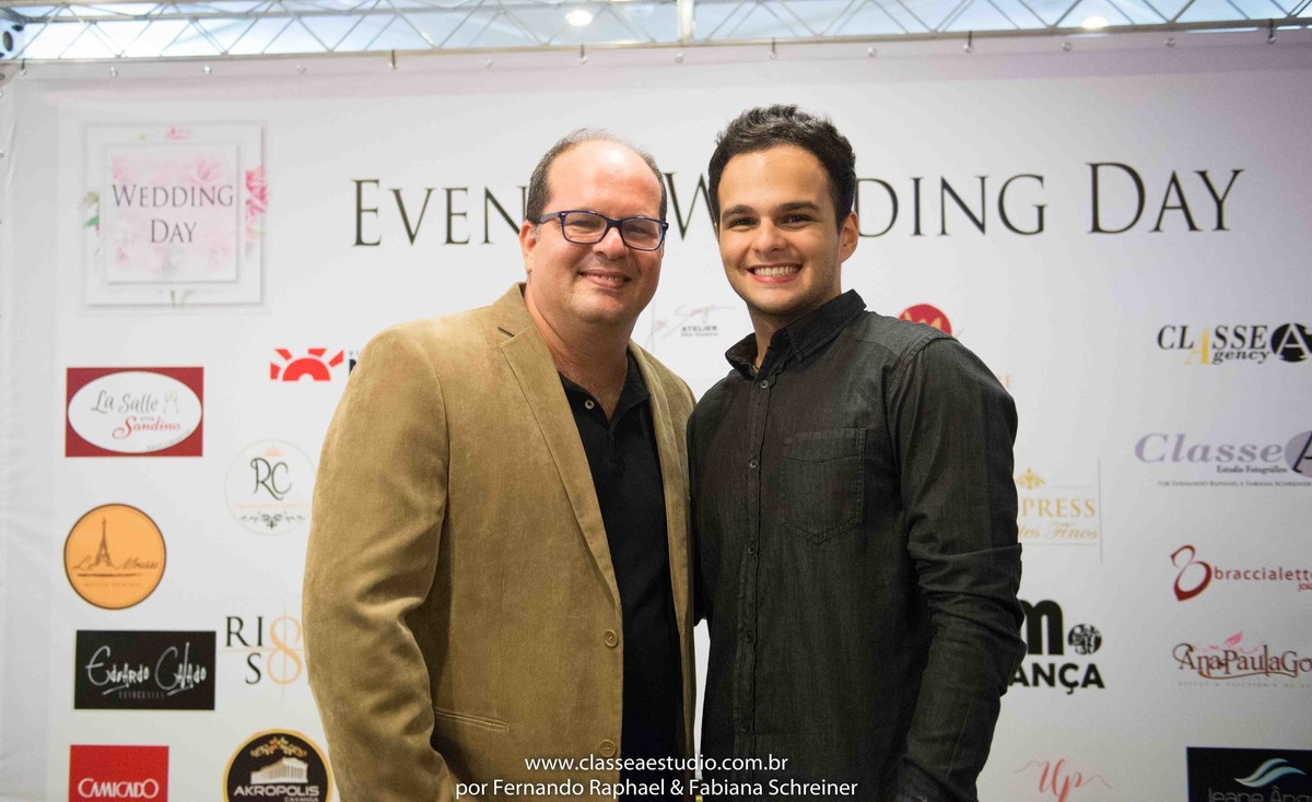 Fernando Raphael e Matheus Sisnando no salão de noivas e festas wedding day