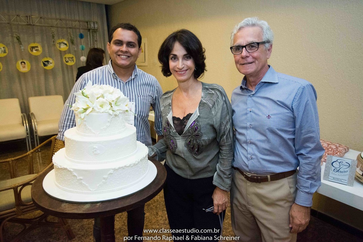 Caio Pereira de Cassia Pereira Bolos Artísticos, Claudia Matarazzo e Mario Ameni no salão de noivas e festas wedding day