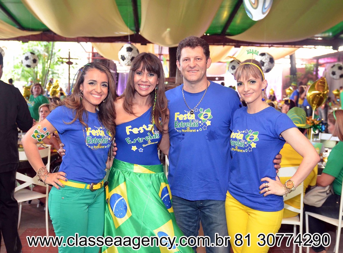 Sabrina, Jo, Alcindo Marsaro e Leo na festas das estrelas da Rommanel