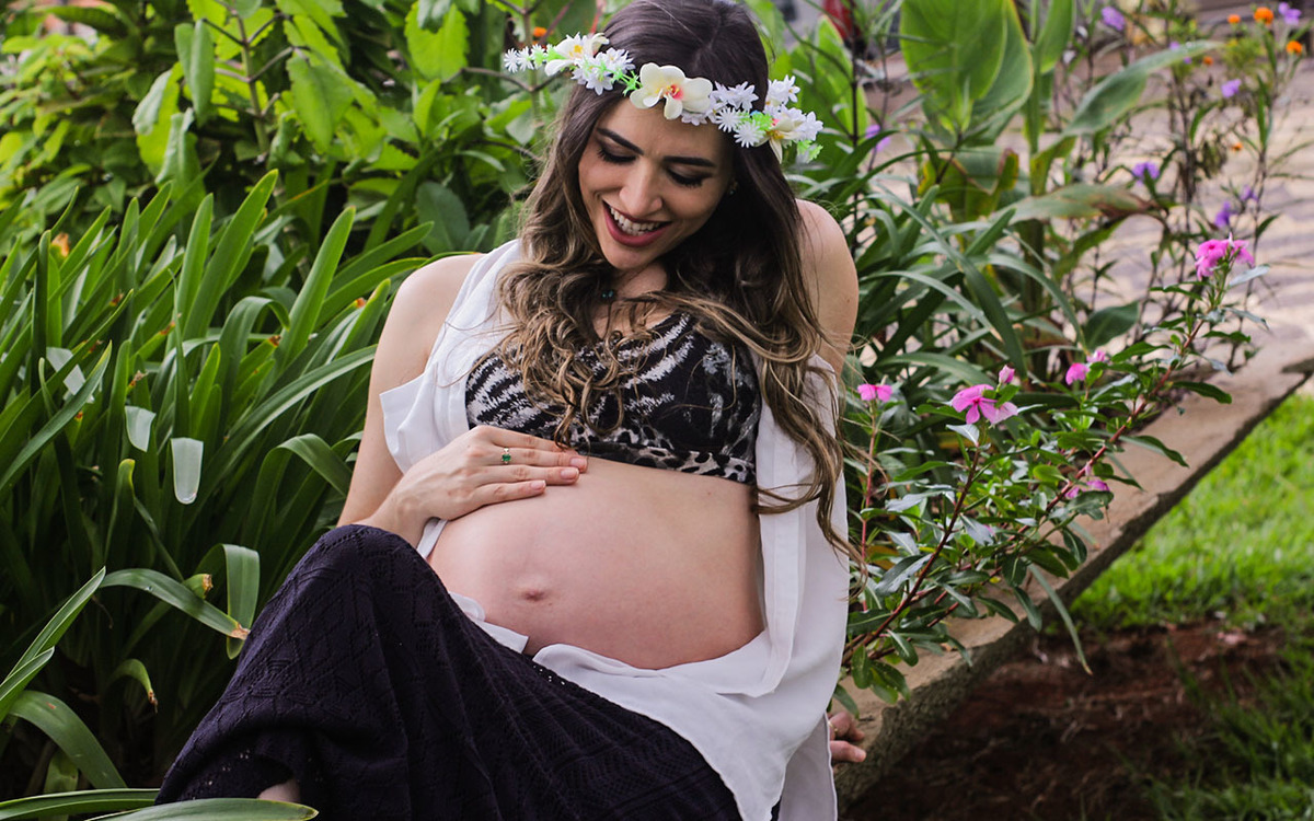 Ensaio gestante na praça Nossa Senhora Aparecida em Uberlândia - MG
