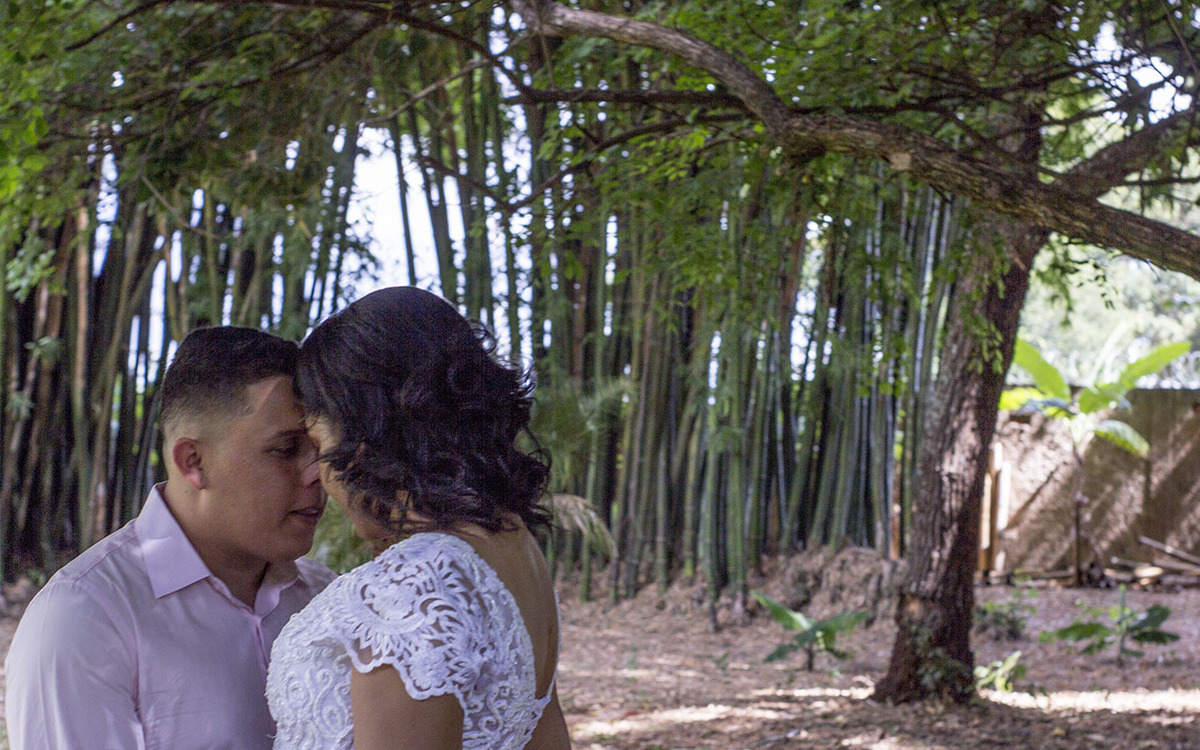 Ensaio casal na Casa do Bosque em Uberlândia - MG