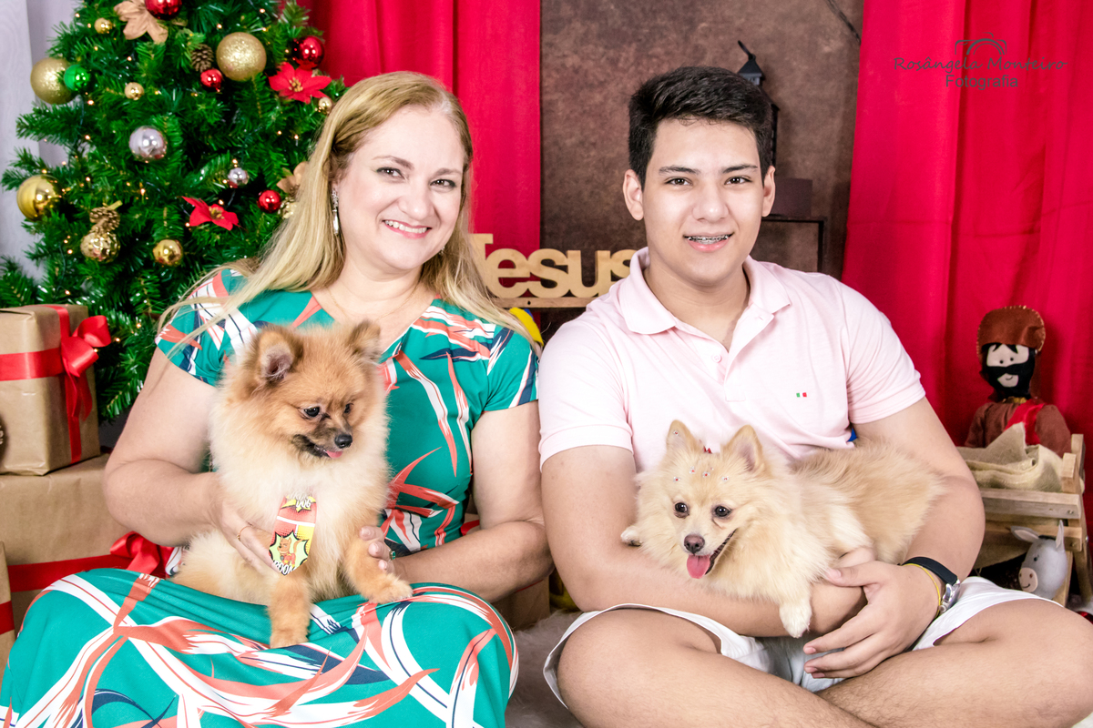 Foto de Natal de família com pet em Cuiabá Rosangela Monteiro Fotografia