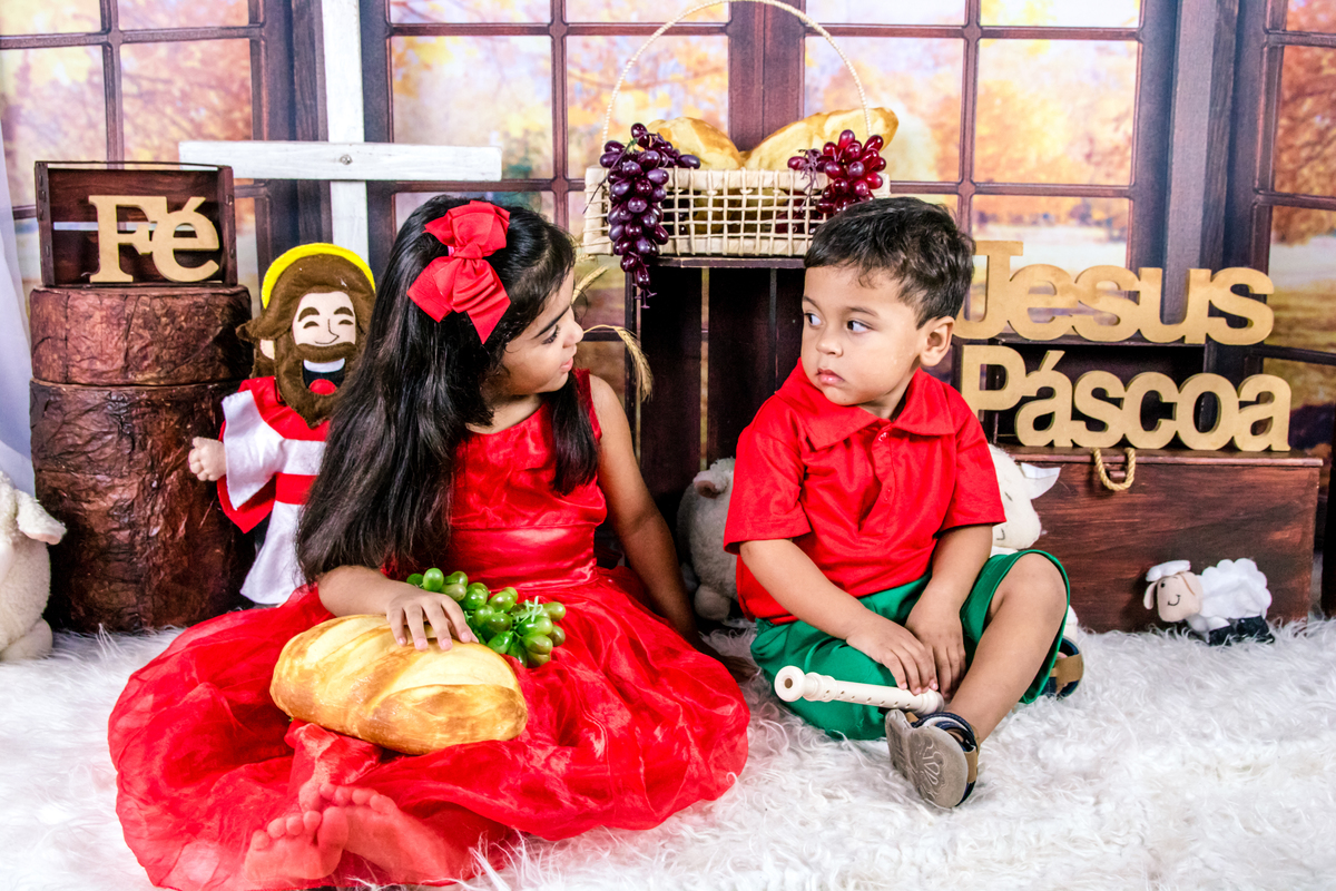 Ensaio de Páscoa – Foto de Páscoa Cristã  em Estúdio em Cuiabá 