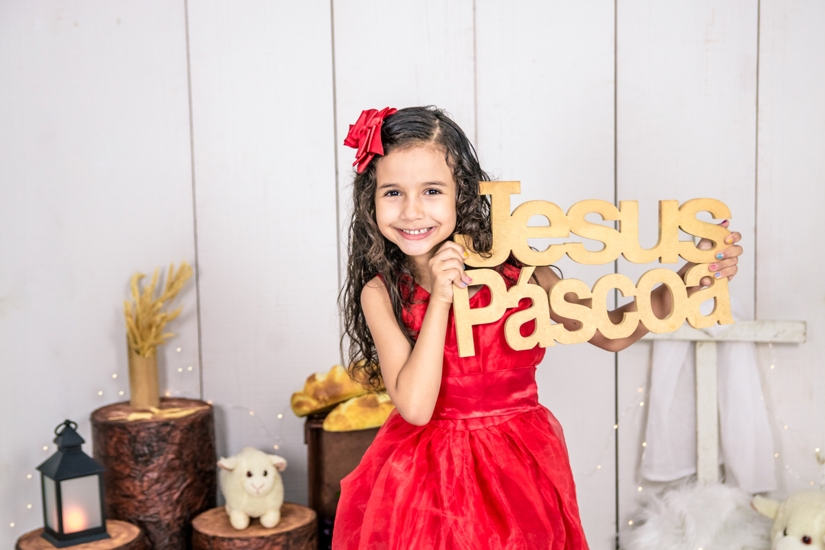 Mini Ensaio de Páscoa Cristã – Ensaio de Páscoa em Estúdio em Cuiabá – Rosangela Monteiro Fotografia