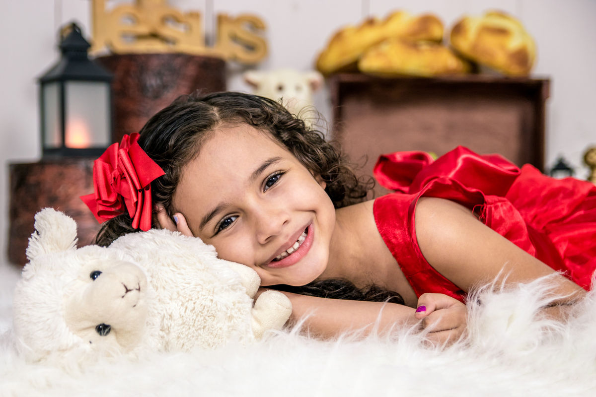 Mini Ensaio de Páscoa – Ensaio de Páscoa Cristã  em Estúdio em Cuiabá –  Ensaio de Páscoa 