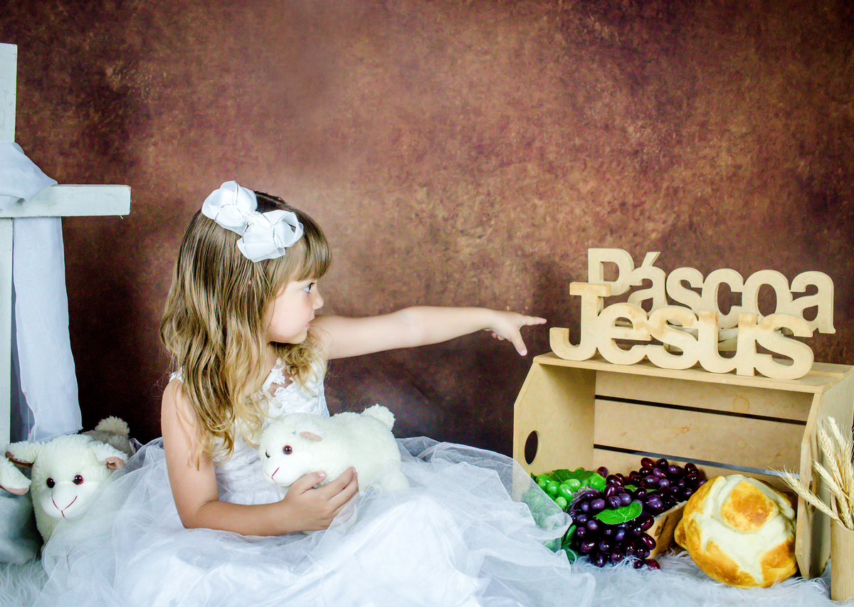 Ensaio de Páscoa – Ensaio de Páscoa Cristã  em Estúdio em Cuiabá –  Ensaio de Páscoa 