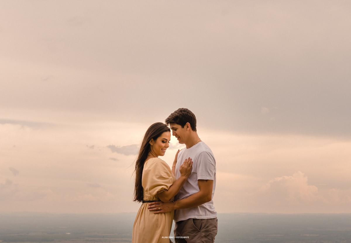 Fotografia do casal Rodrigo e Luanna - Eu amo essa composição infinita, casal curtiu muito esse momento.
Fotógrafo: Alan Diniz