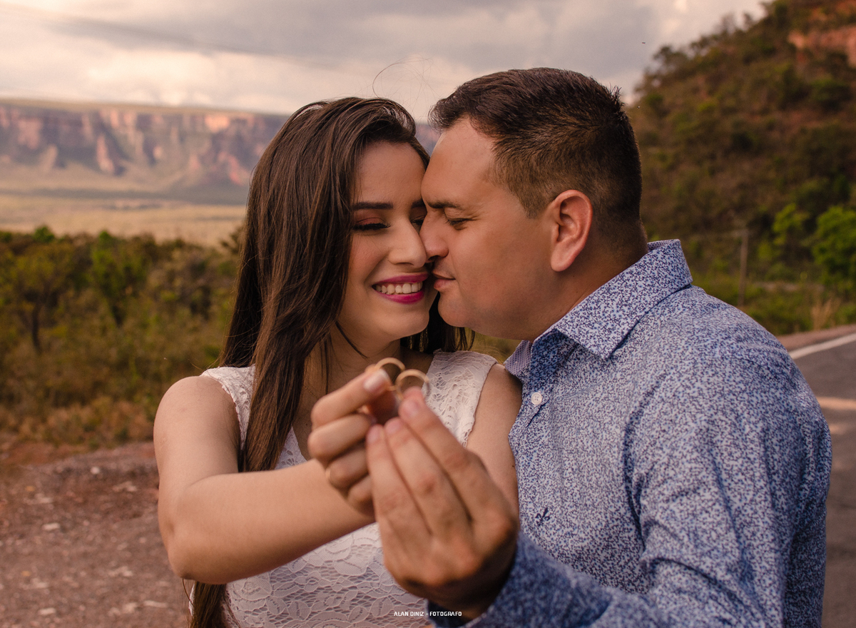 Ai amo muito esse momento.
Foto tirada na estrada da Chapada dos Guiamarães pelo fotógrafo Alan Diniz