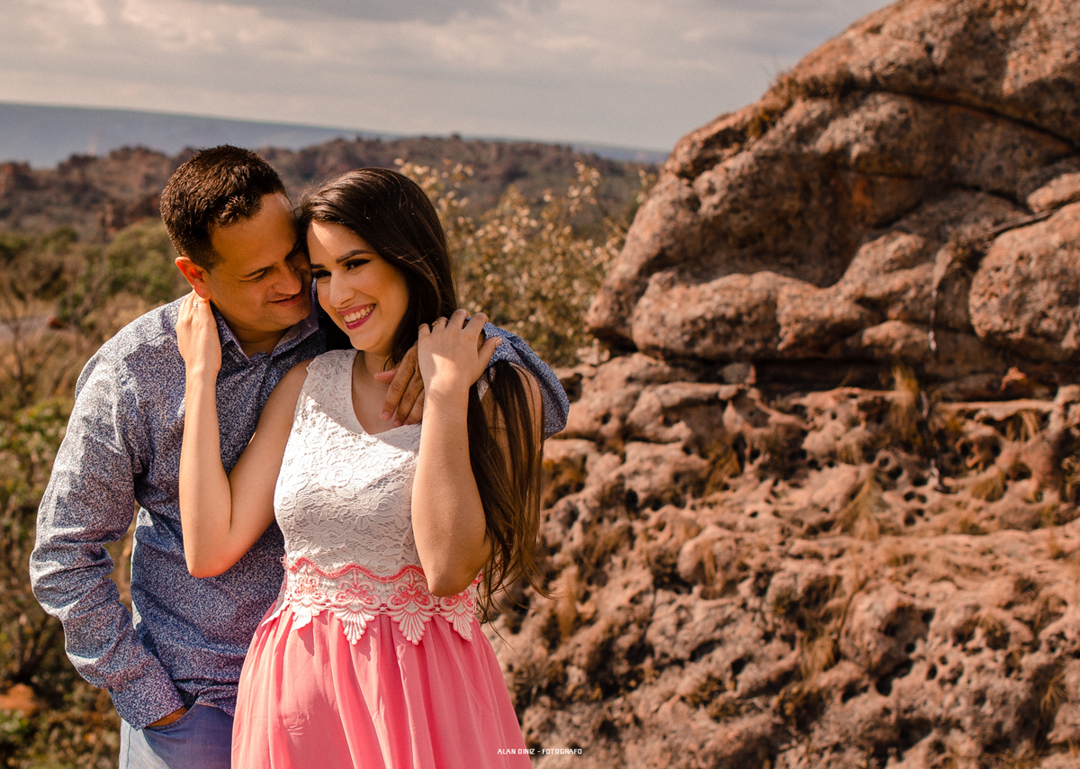 Olha a descontração entre eles, são uns amores.
Foto tirada na pedra do sapo em Chapada dos Guiamarães pelo fotógrafo Alan Diniz