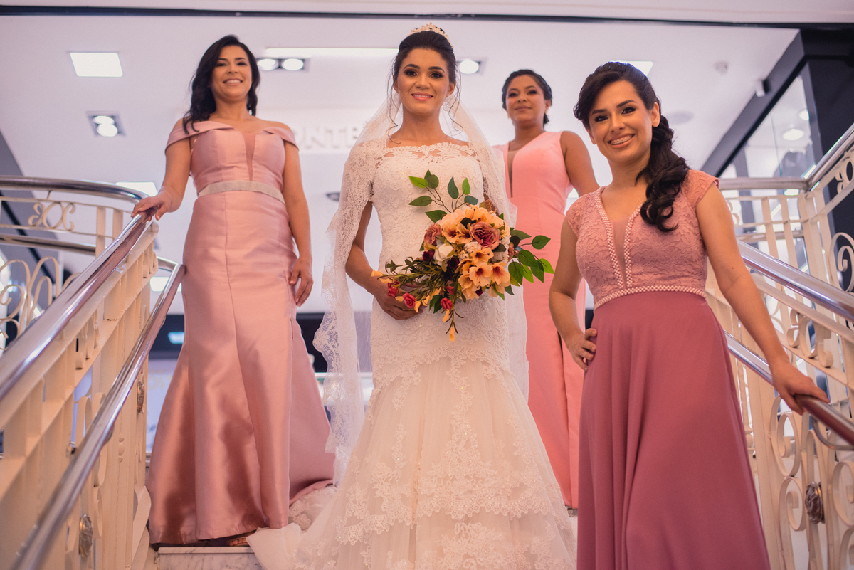 vamos para umas fotos para deixar registrado esse momento maravilhoso, agora com as madrinhas prontas.