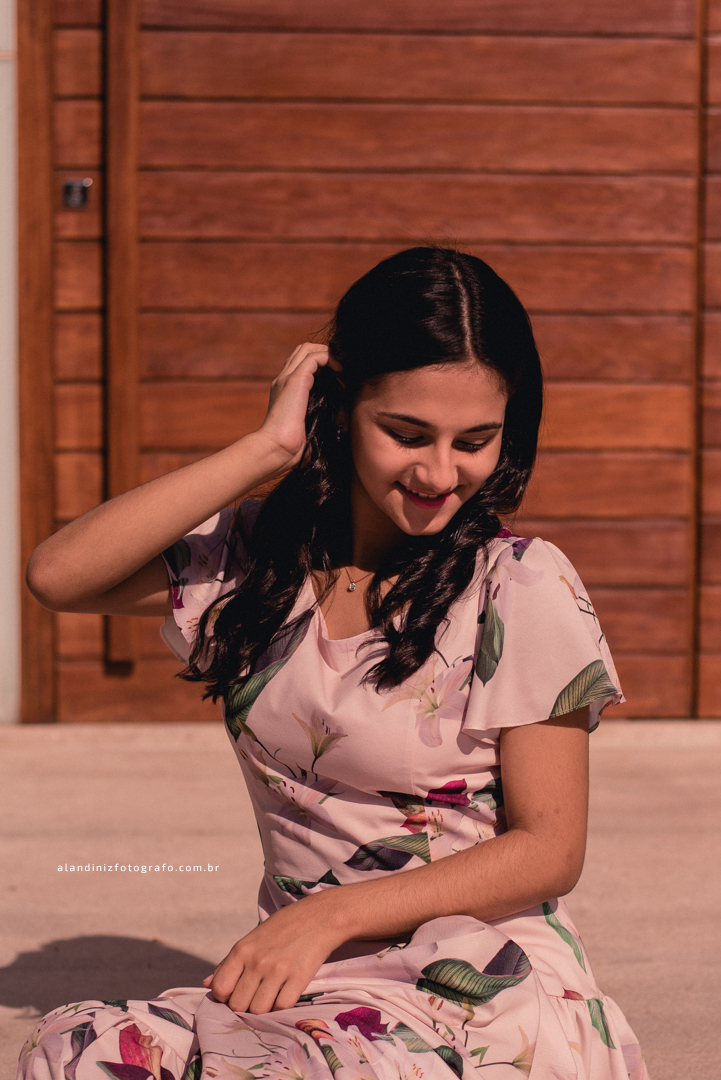 Naturalidade e timidez ajuda nas grande poses para que possamos torna-las cada foto especial