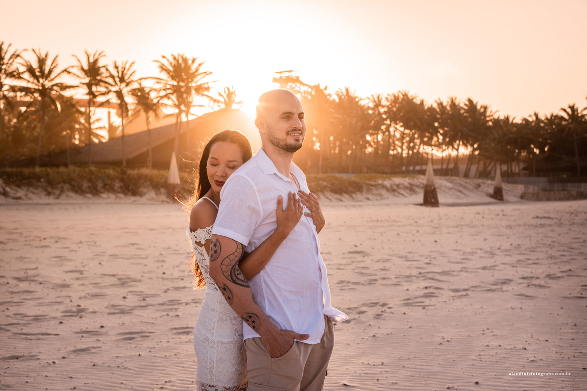 Um lindo pôr-do-sol, na praia exclusiva do Beach Parck