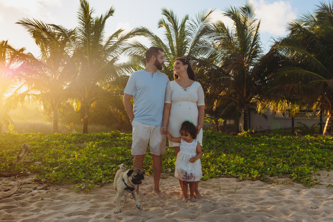 ensaio de familia fotos de gestante na praia de guaxuma em maceio gabi coelho