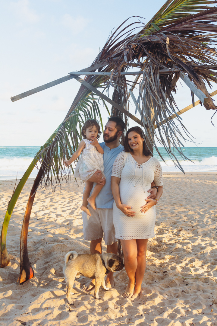 ensaio de familia fotos de gestante na praia de guaxuma em maceio gabi coelho