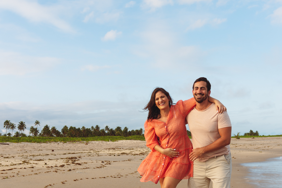 mini ensaio fotográfico de gestante na praia de ipioca em maceió gabi coelho