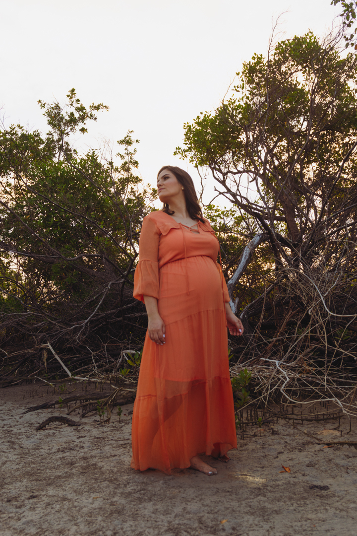 mini ensaio fotográfico de gestante na praia de ipioca em maceió gabi coelho