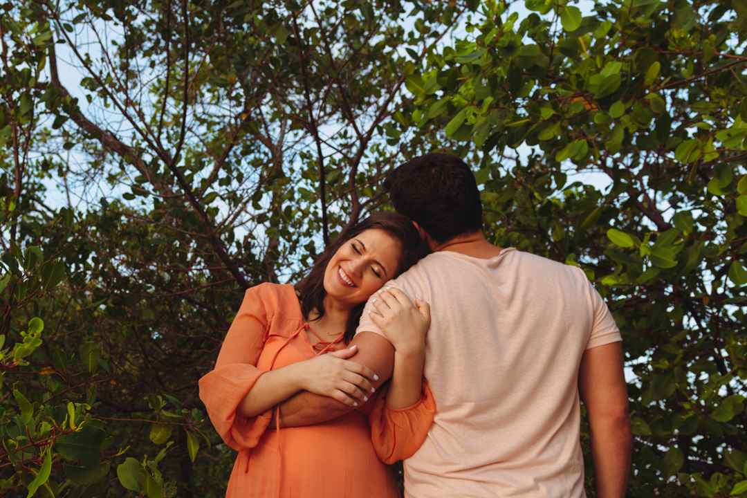 mini ensaio fotográfico de gestante na praia de ipioca em maceió gabi coelho