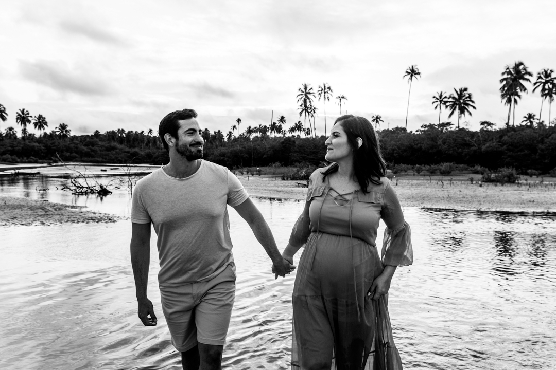 mini ensaio fotográfico de gestante na praia de ipioca em maceió gabi coelho
