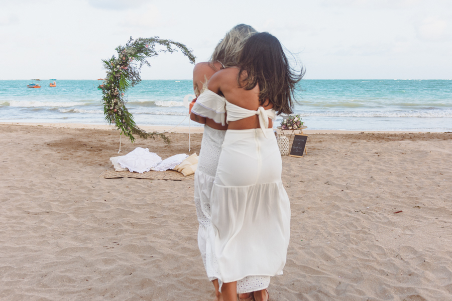 pedido de casamento em são miguel dos milagres. amor entre mulheres lesbicas. surpresa na praia. 