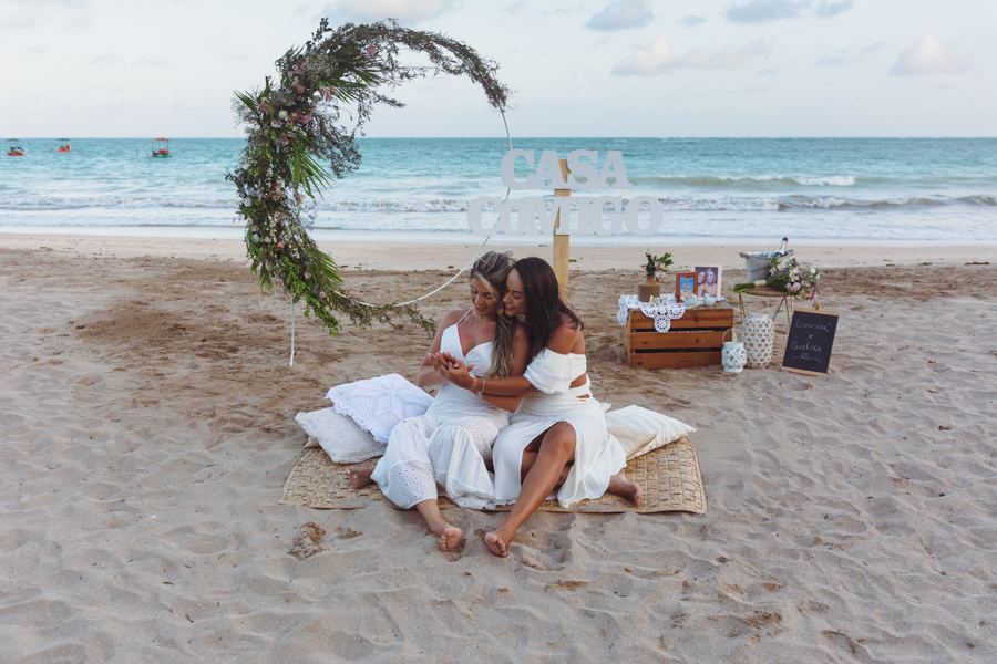 pedido de casamento em são miguel dos milagres. amor entre mulheres lesbicas. surpresa na praia. 