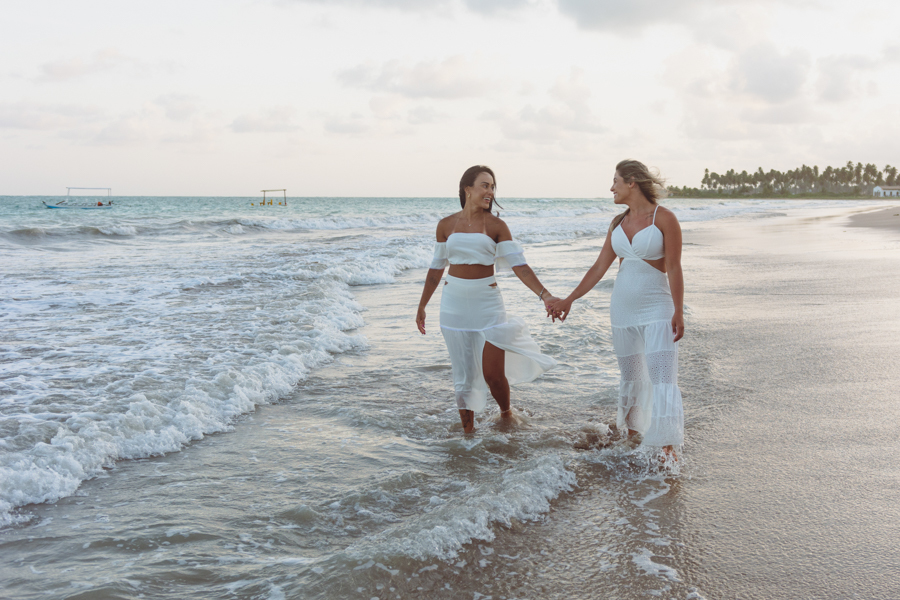pedido de casamento em são miguel dos milagres. amor entre mulheres lesbicas. surpresa na praia. 