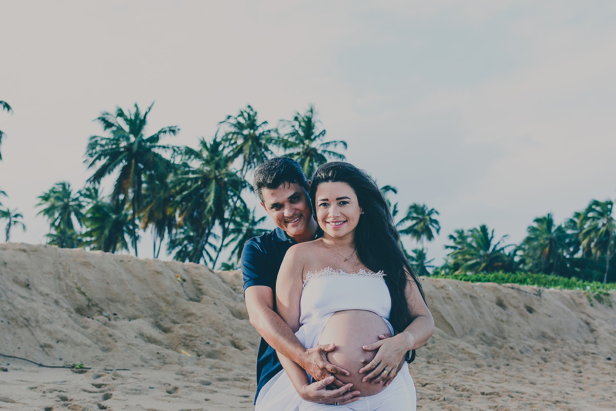 casal apaixonado ensaio praia