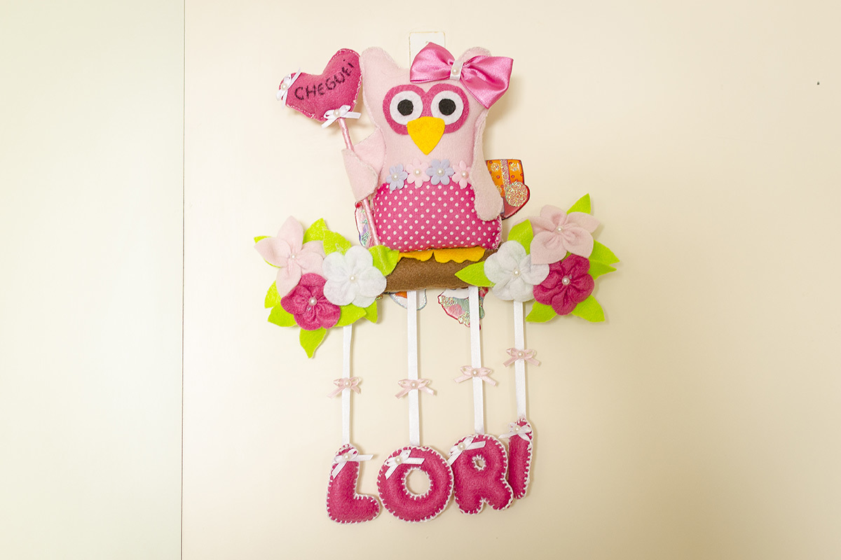 detalhe enfeite de porta de maternidade