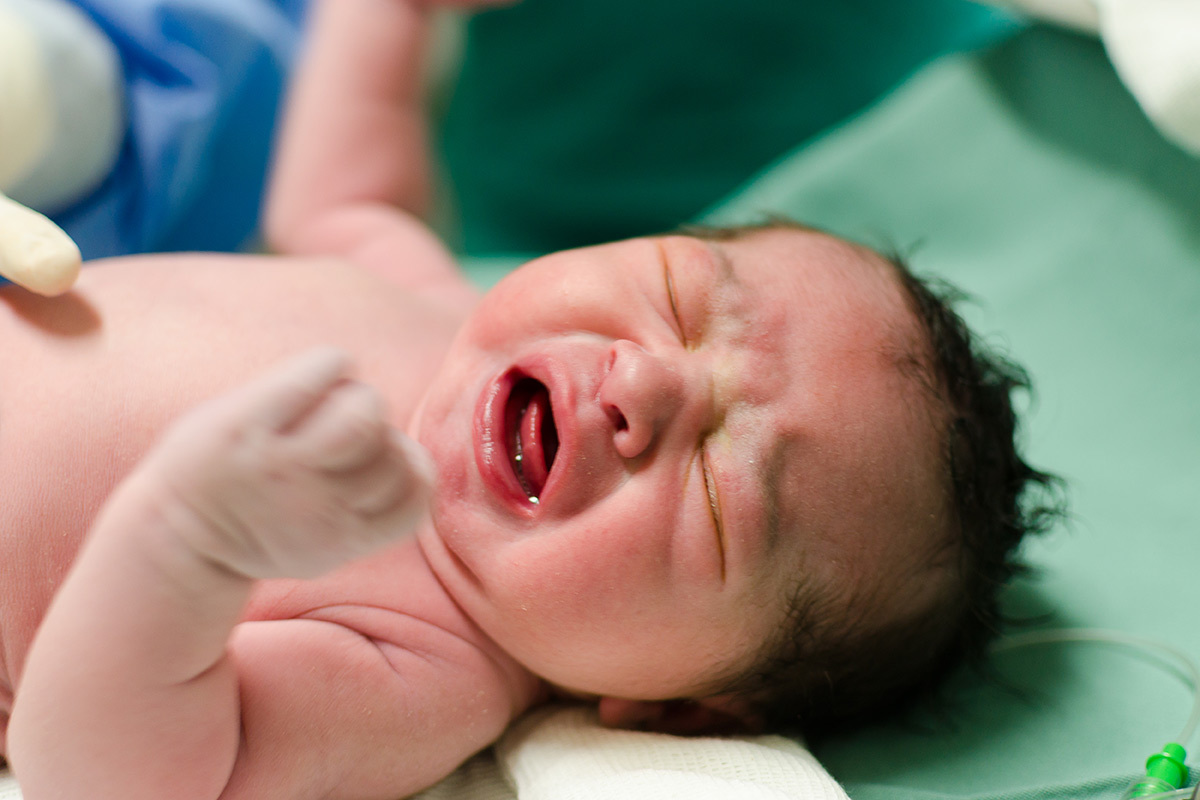 bebê chorando parto