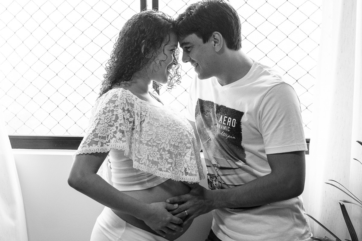 casal grávido foto em casa