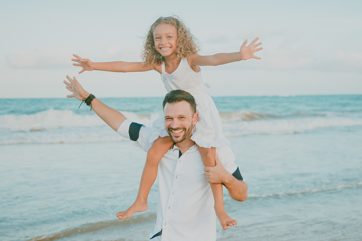 Ensaio fotográfico de família em praia de Maceió. Gabi Coêlho Fotografia. Fotógrafo Maceió. Ensaio Gestante São Miguel dos Milagres