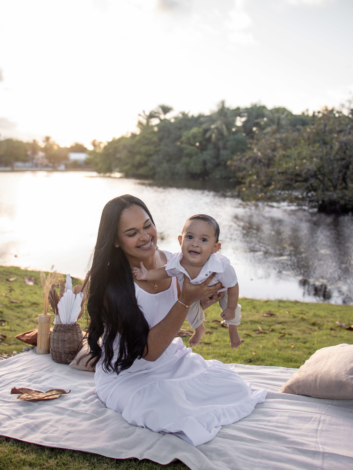 Ensaio Fotográfico mãe e bebê em Itaparica Ba